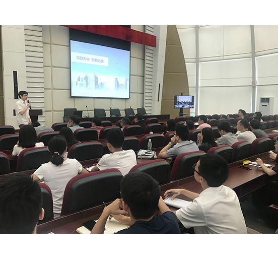 sunbet申搏举行2018年第一期新员工入职培训