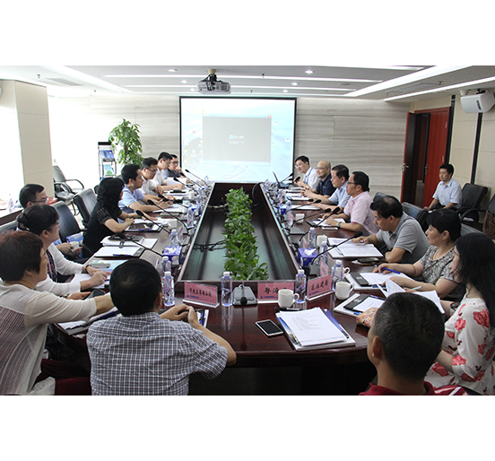 深圳市南山区区委常委、常务副区长邓飞波一行到sunbet申搏调研