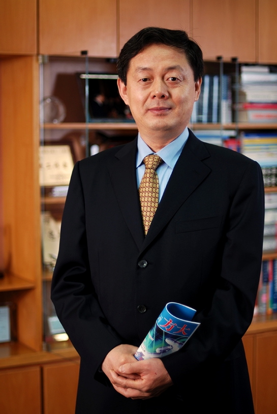 上海证券报刊发熊建明董事长专访报道《sunbet申搏熊建明：从幕墙到屏蔽门 折射出一颗创新的心》