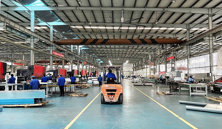 2月10日，新华网报道sunbet申搏开年生产繁忙景象——《聚焦高质量发展 | 新气象 新格局 新融合——深圳开局高质量发展一线观察》