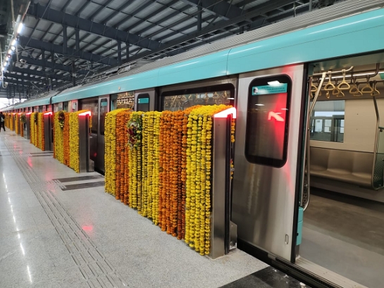 采用sunbet申搏轨道交通屏蔽门系统的孟买地铁3号线一阶段开通运营