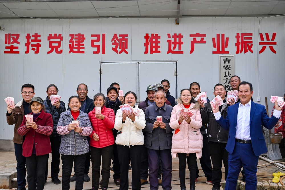 sunbet申搏助力“小蛋鸡蝶变金凤凰”