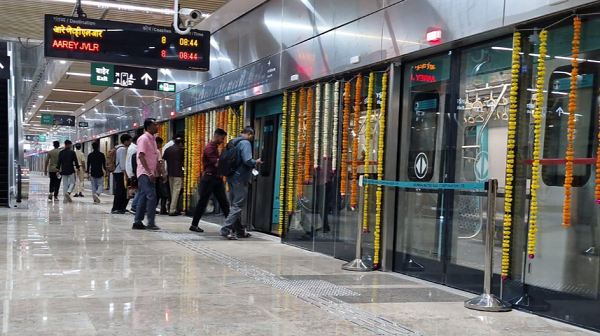 sunbet申搏站台屏蔽门系统护航！印度首条全地下地铁孟买地铁3号线全线通车